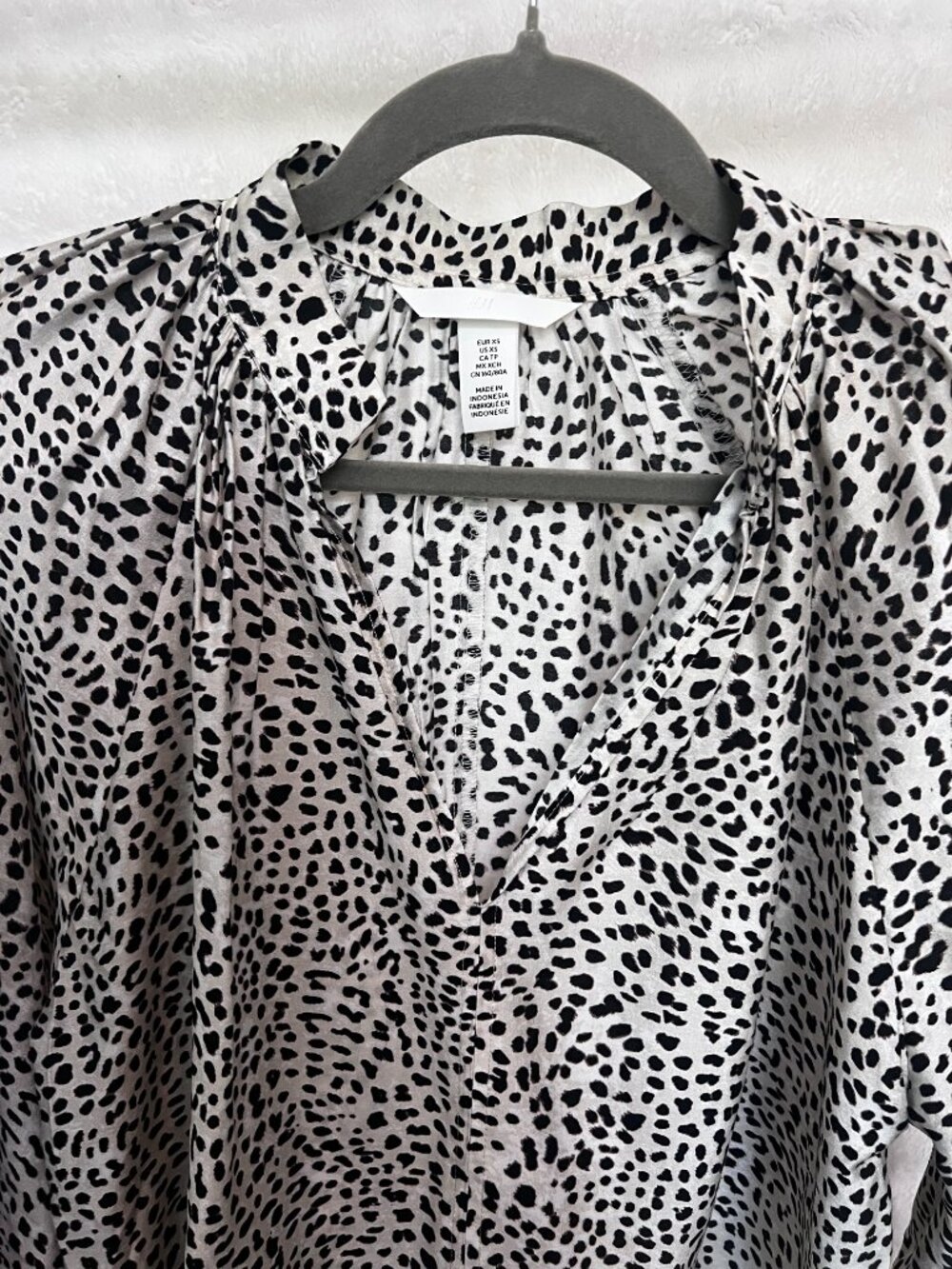 H&M Black & White Leopard Print Balloon Sleeve Blouse - Picture 2 of 4